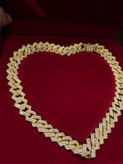 Women's gold cuban chain 20in