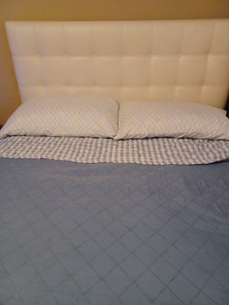 Full Size Bed