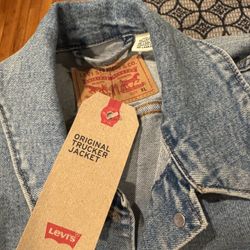 Levi’s Women’s Original Trucker Jacket