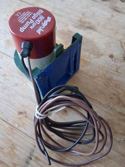 RULE 800 GPH LIVE BAIT PUMP - Transom Mount.