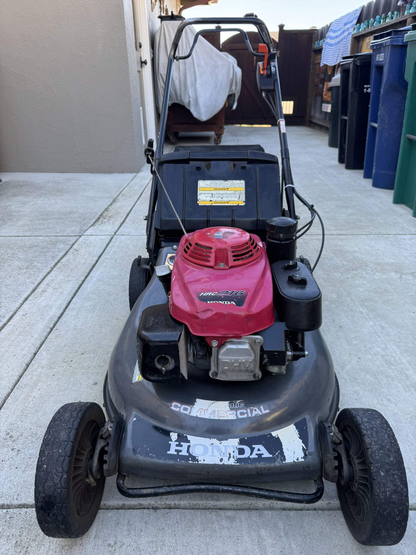 Commercial Honda Lawnmower HRC 216
