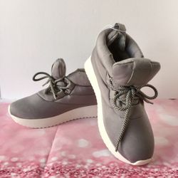 Insulated Sneakers, Size 6 1/2