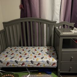 grey crib/toddler bed