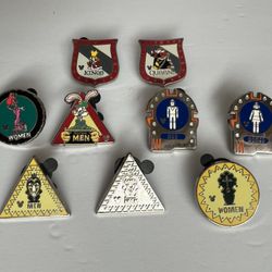 Disney Pin Lot Disneyland 