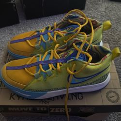 Kyrie Flytrap VI size 7Y