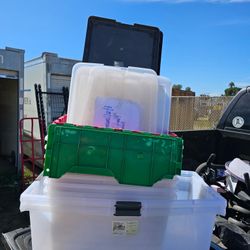 10 Storage Totes With Lids 