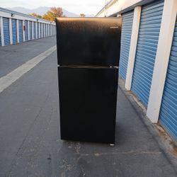 Like New Black Amana Refrigerator 