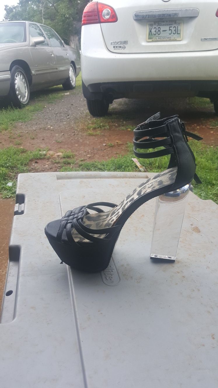 Retro block heeled shoes