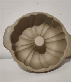 Pampered Chef "Retired" 10" Fluted Bundt Pan BNWOT