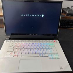 Alienware M17 R4 Gaming Laptop 