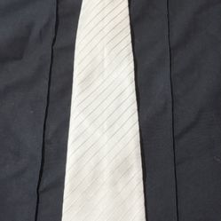 White tie 