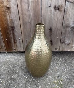 Gold Hammared Metal Flower Base