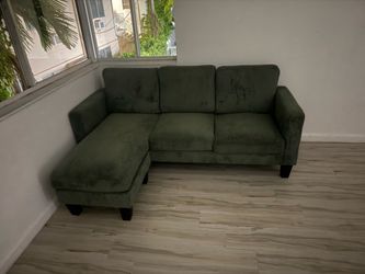 SOFA IN L.
