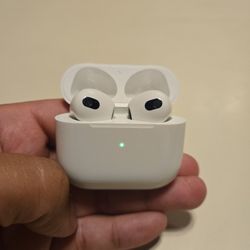AirPods 4