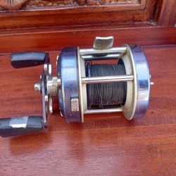 VINTAGE DAIWA MILLIONAIRE 4H REEL