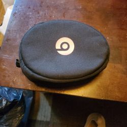 AUTHENTIC BEATS CARRY BAG. WITH INSIDE POCKET. PADDED.