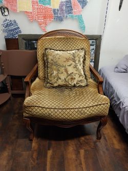 Used Big Comfortable Chair For Sale !