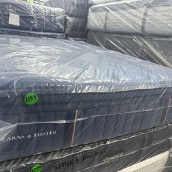 QUEEN SIZE STEARNS & FOSTER LUX ESTATE (MEDIUM) PILLOW TOP MATTRESS & BOX SPRING BED SET