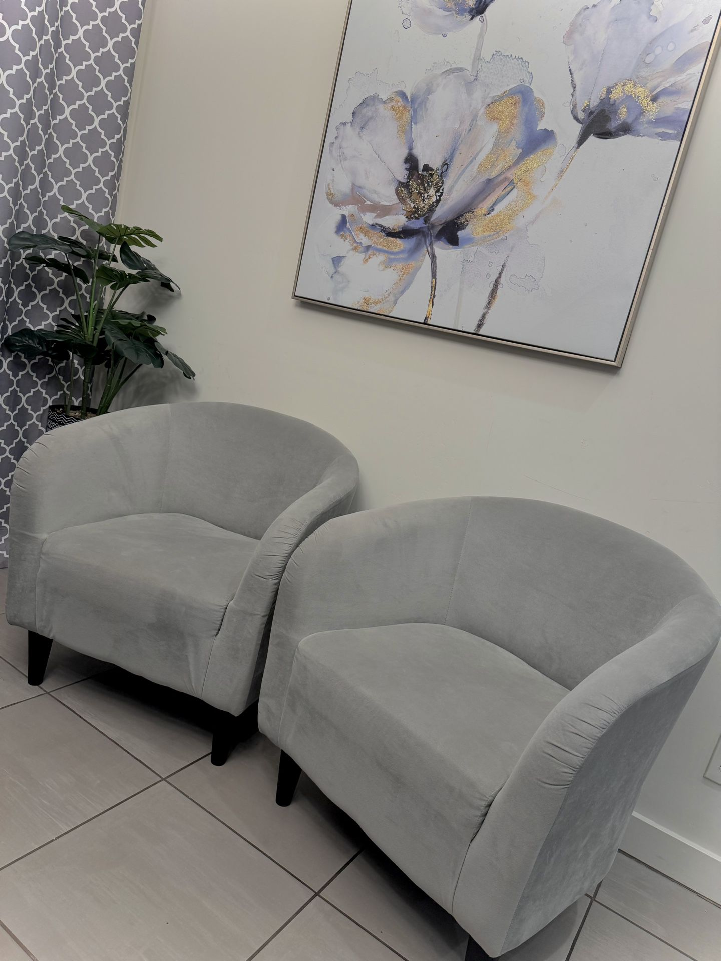 2 Microfiber Accent Chairs. Elegant, Comfy And Vaery Fashionable. 