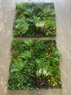 Artificial Green Wall Panels (8 panels each size 42’ x 42’ )