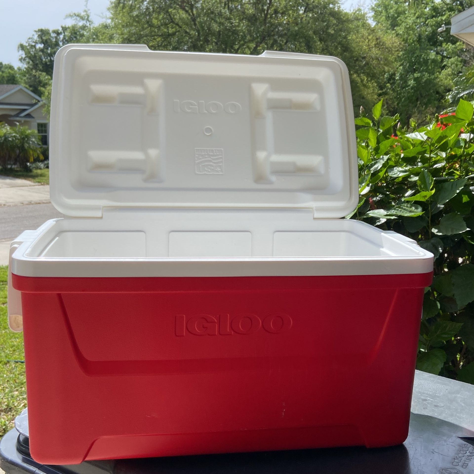 Igloo 48 QT Laguna Ice Chest Cooler, Red