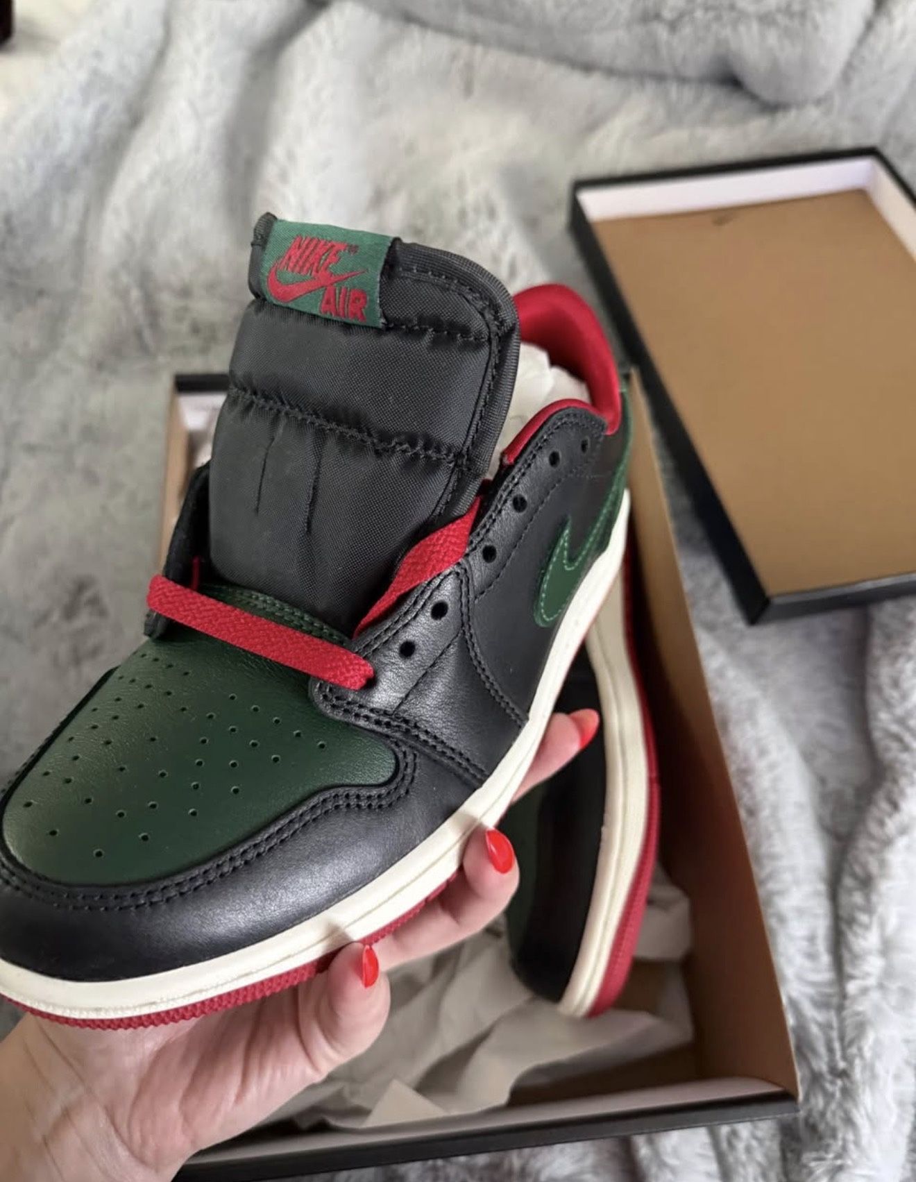 Woman's Air Jordan 1 Retro Low OG Size 7