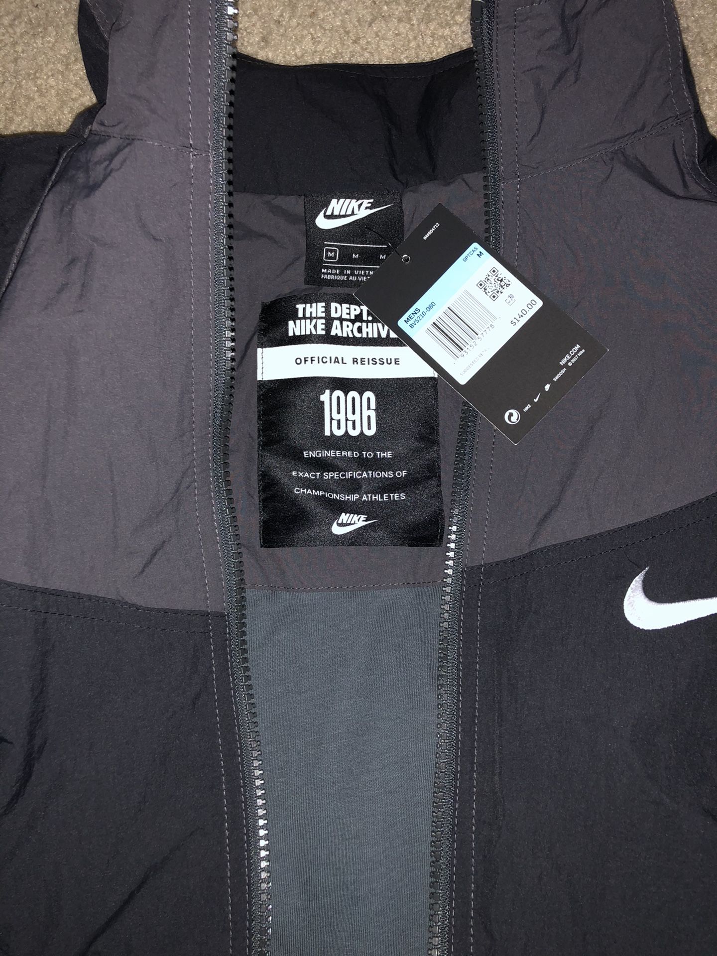 Nike Zoom Turf Lined Crinkle Jacket for Sale in Seattle WA OfferUp
