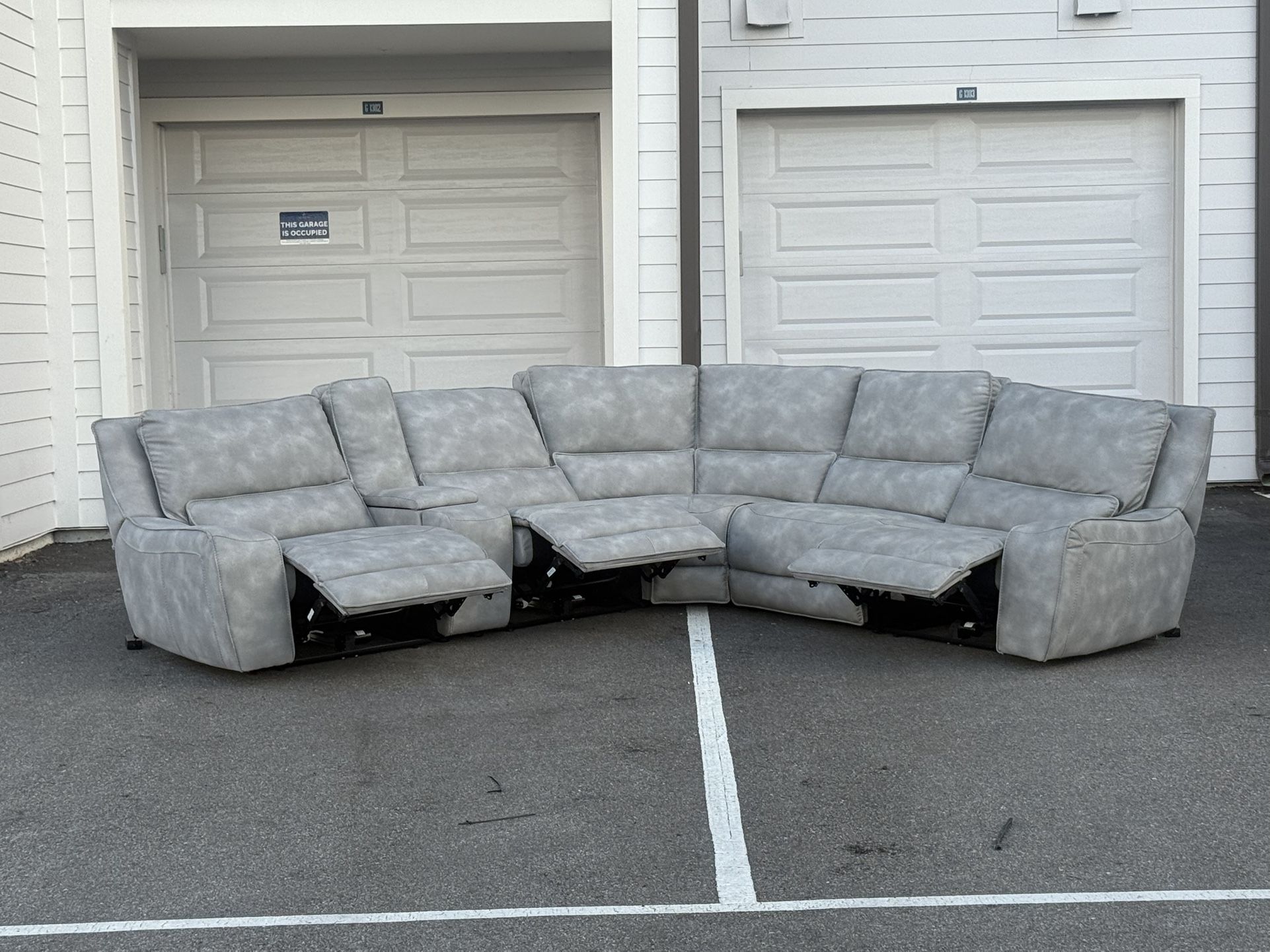 Sectional Couch Power Recliner American Signature Like New Delivery Available