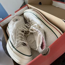Size 12mens: Worn Twice - Converse Chuck 70 High Top Winter Holiday's Sherpa Egret