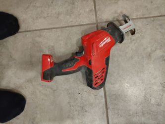 Milwaukee battery saw