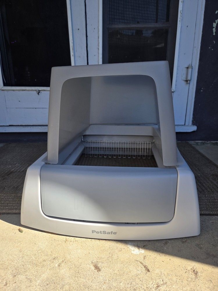 Pet Safe Scoop Free Litter Box