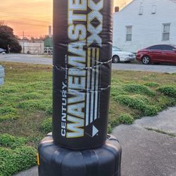 Century Wavemaster XXL punching boxing kickboxing mma martial arts bag
