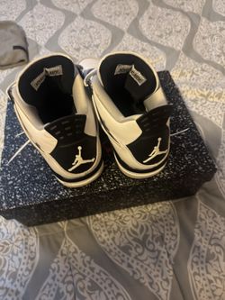 Jordan 4 Miltary