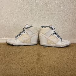 Nike Womens Dunk Sky Hi