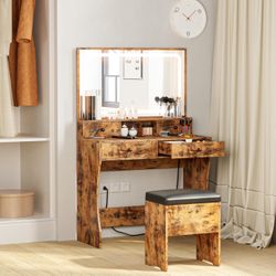 Very Good Condition Make Up Table