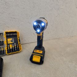 DeWalt 20V MAX XR Brushless Impact Driver Kit – 2 Batteries + Charger + Bag