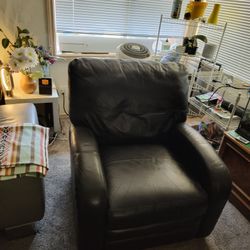 Made In USA black Leather Recliner