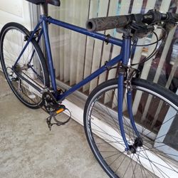 HYBRID 700cc Bike - ALIVIO Shimano Equipped