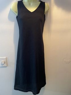 Black v-neck Loose Fitted Formal Dress
