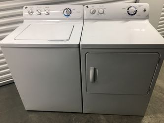 FREE DROP OFF - LIKE NEW - GE MEGA CAPACITY - TOP LOAD WASHER AND GAS DRYER SET IN WHITE