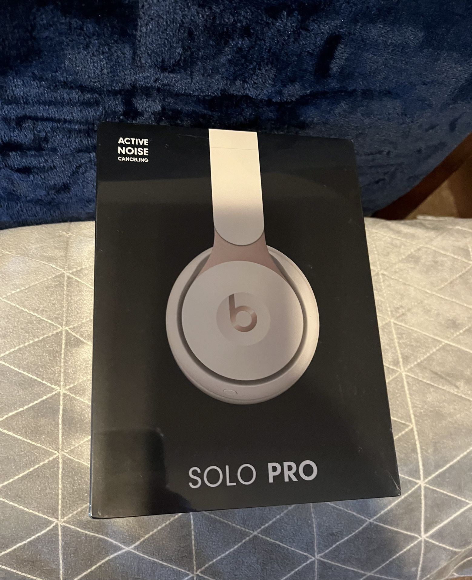 Beats 🎧 Solo Pro Ivory Color Brand New Never Open Originally ✅ $165  Firm Price 