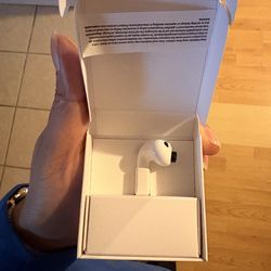 Left Apple AirPod Pro 3 replacement