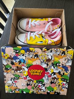 New Girls Looney Tunes Pink Sneakers
