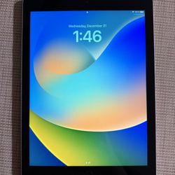 iPad 5th Generation – 32GB – Great Condition