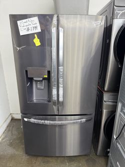 Brand new LG 36 in. 28 cu. ft. 3-Door French Door Refrigerator with Ice and Water with Single Ice in Black Stainless Standard Depth