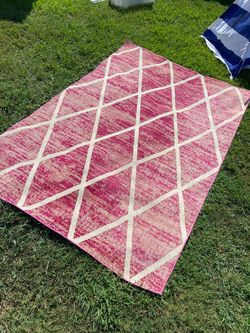 Good condition rug 5x7