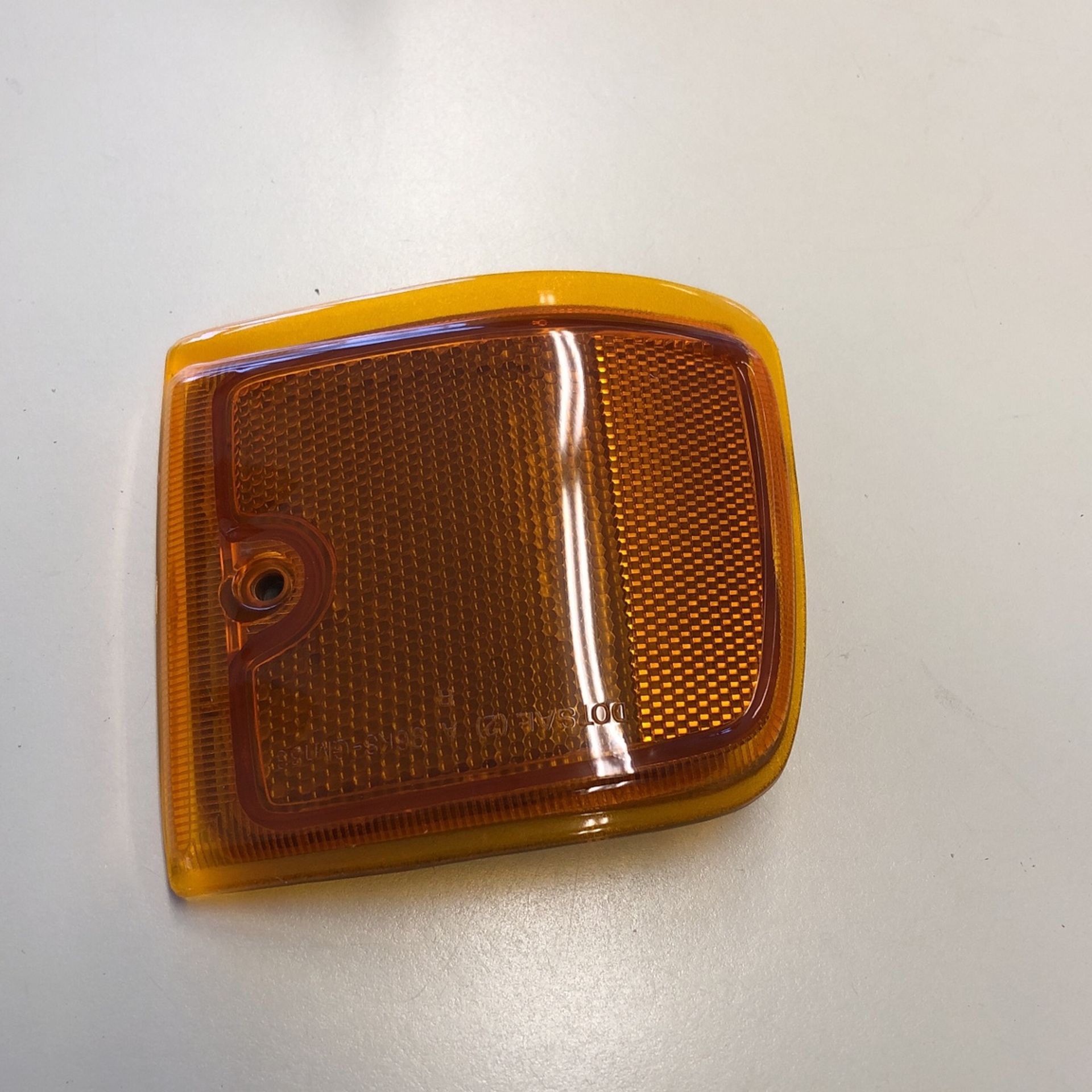 Chevrolet/GMC CV Express 1996 To 2003 Side Mkr Lamp Passenger Side Assembly 