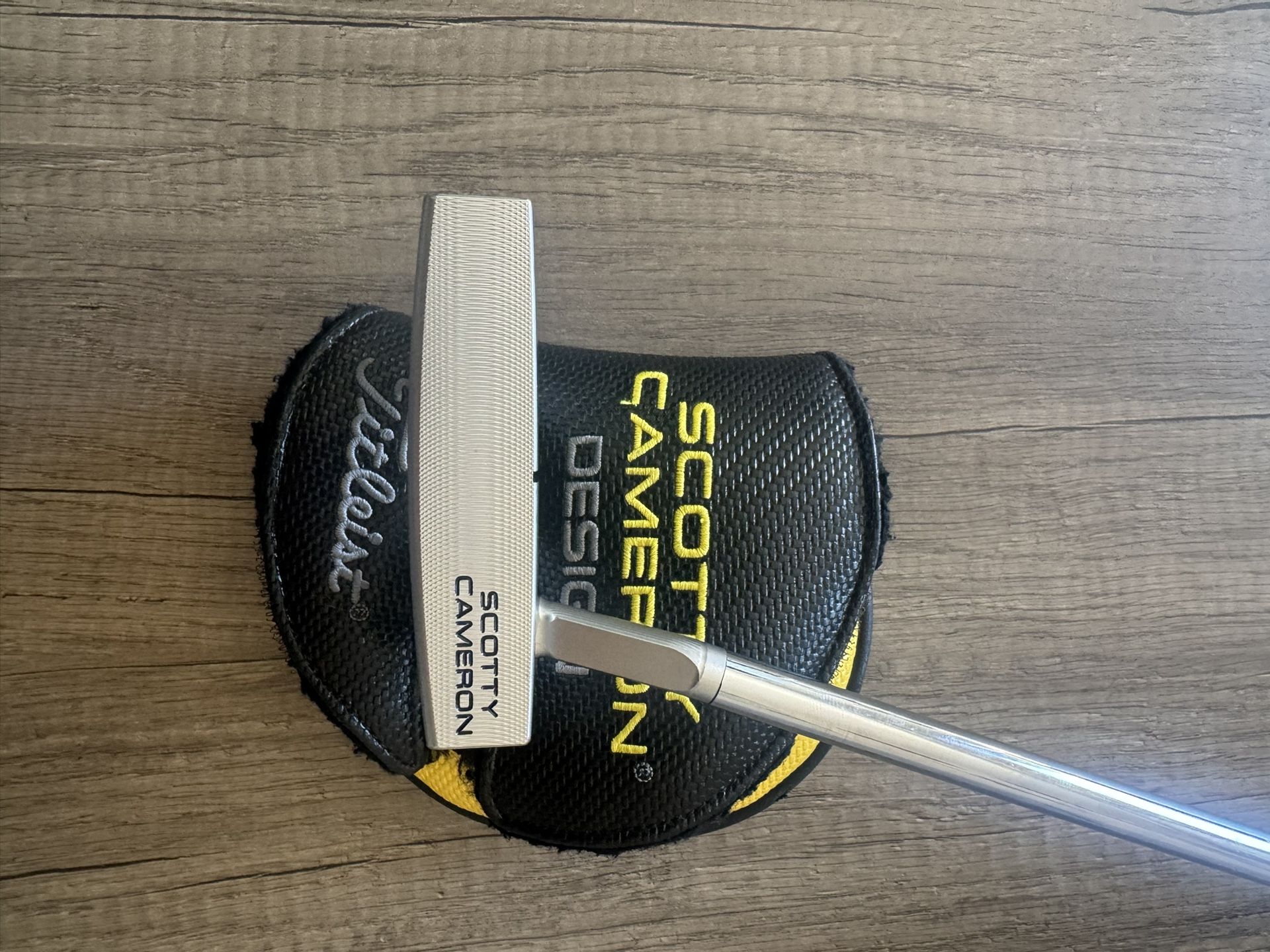 Scotty Cameron Phantom 5.5 Putter Or BEST OFFER