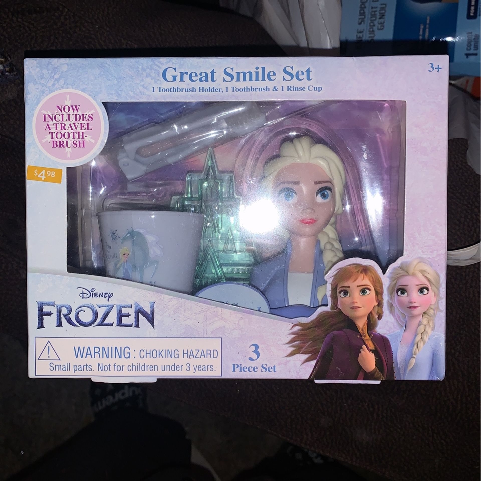 Brand New Frozen Smile Set With Toothbrush