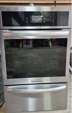 Frigidaire Gallery 24” Gas Wall Oven w/ Air Fry – Stainless Steel